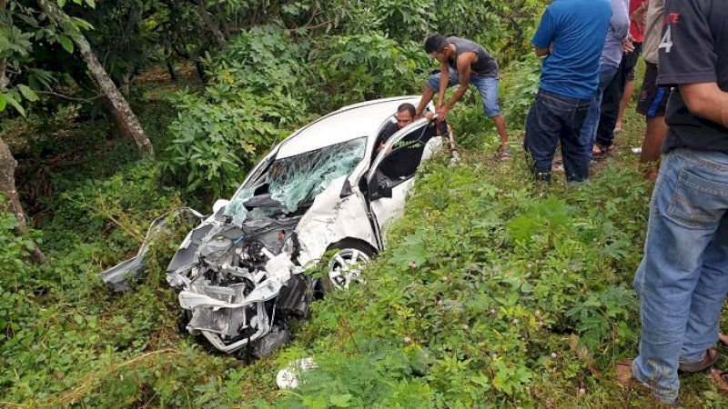 Kecelakaan lalu lintas terjadi di Kelurahan Tanah Batue, Kecamatan Libureng, Kabupaten Bone, Senin (10/6/2019).