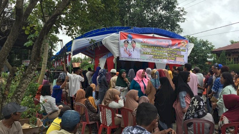 Suasana pemilihan kepala desa di Desa Pakkasalo, Kecamatan Sibulue, Kabupaten Bone, Selasa, 11 Juni 2019.