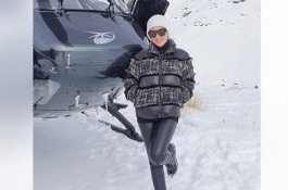 Harga Jaket Syahrini Ini Bisa Beli Satu Mobil