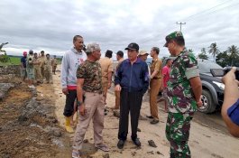 Bupati Sidrap dan Dandim 1420 Pantau Proses Perbaikan Tanggul