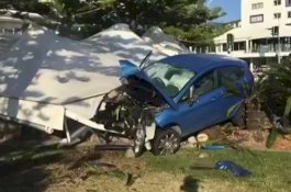 Pasangan Pengantin Bersiap Tukar Cincin, Ketika Pengemudi Mabuk Tabrak Tendanya