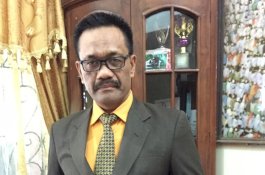 Diminta Berhenti Setamat SMP, Sukardi Weda Kini Koleksi 6 Gelar Magister