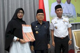 Halal Bi Halal Pemkot Palopo, Walikota Serahkan Penghargaan kepada SDN 5 Salamae