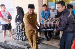 Ayah Ajudannya Meninggal, Wagub Sulsel Antar Langsung ke Pinrang