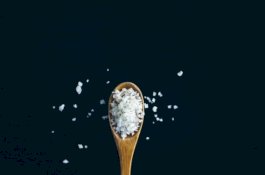 7 Gejala Ini Mungkin Beritahu Kalau Anda Makan Terlalu Banyak Garam