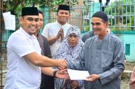 Alumni 2000 SMU 467 Sidrap Serahkan Bantuan Pembangunan Masjid