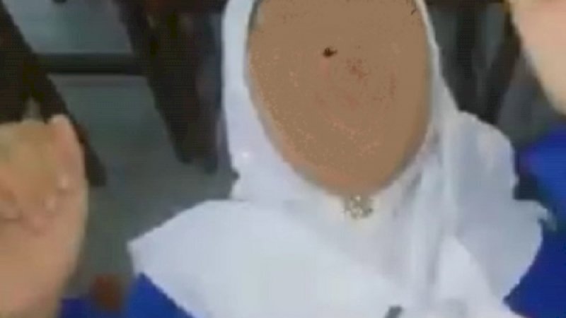 Salah satu potongan adegan di video mesum "Jangko kasi nyala blitz-nya".