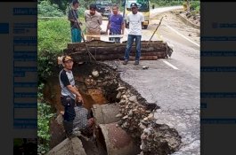 Jalan Poros Sulsel Ambles dan Nyaris Putus