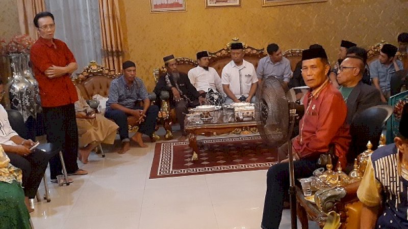 Pertemuan di kediaman Andi Baso Mahmud Karaeng Tumailalang di Jalan Basoi Dg Bunga, Gowa, Sabtu malam (15/6/2019).