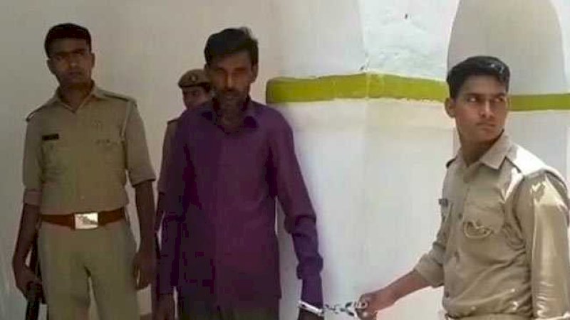 Tersangka adalah seorang penjahit. Dia menikam anaknya dengan gunting. (Foto: NDTV)