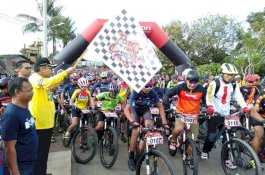 Taufan Pawe Lepas Peserta Parepare Cross Country