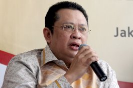 Airlangga Dirongrong, Bamsoet Dianggap Paling Layak Pimpin Golkar