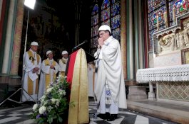 2 Bulan Pasca Kebakaran, Misa Pertama Diadakan di Notre Dame