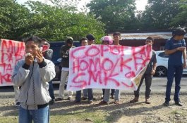 Tuding Homo, Alumni SMK di Jeneponto Minta Kepsek Dicopot