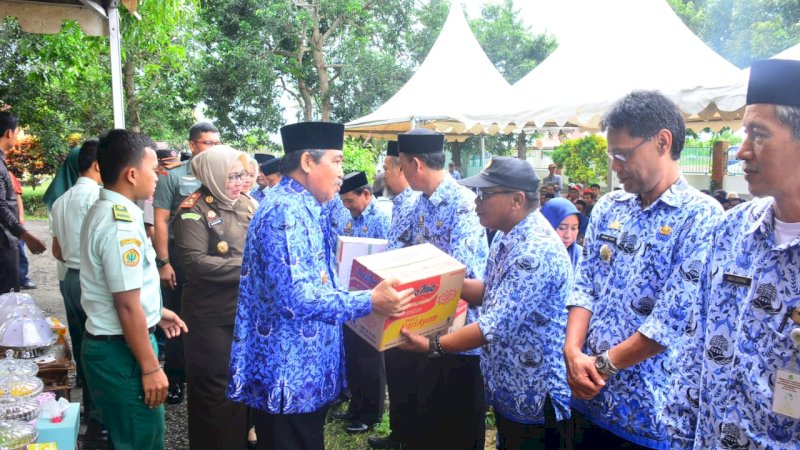 Bupati Sidrap Serahkan Bantuan untuk Korban Banjir