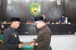 DPRD Serahkan Rekomendasi LKPj Wali Kota Palopo