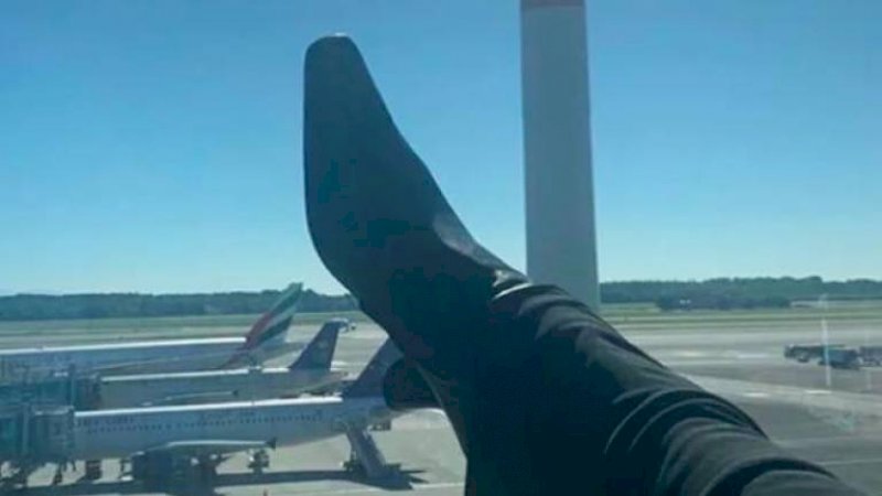 Foto sepatu Bella Hadid