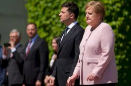 Minum Tiga Gelas Air Pasca Kejang-Kejang, Begini Kondisi Kanselir Jerman