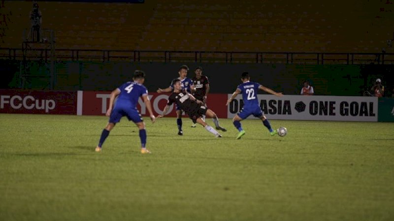 Suasana pertandingan PSM Makassar vs Becamex Binh Duong, malam tadi.