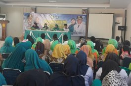 Kader PKK se Kecamatan Bacukiki Barat Parepare Dibekali Ilmu Wirausaha