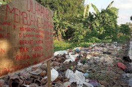 Sampah Berserakan di Beberapa Titik di Gowa
