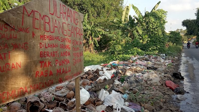 Sampah Berserakan di Beberapa Titik di Gowa