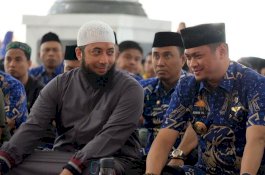 Ustaz Khalid Basalamah Ingatkan ASN di Gowa Pentingnya Sedekah 