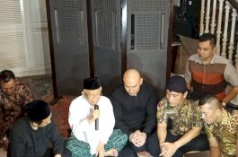 Ma'ruf Amin Ngemil Kerupuk, Deddy Corbuzier Bilang Keren Sambil Tertawa