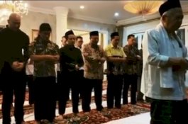 Diajak Salat Magrib oleh KH Ma'ruf Amin, Kepala Botak Deddy Corbuzier Berkeringat