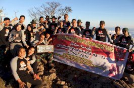 10 Jam, Tim Ekspedisi Polres Gowa Berhasil Tempuh Gunung Lompottang
