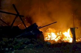 Rumah Terbakar Dinihari, 1 Mobil dan 3 Motor Semmaing Tak Terselamatkan