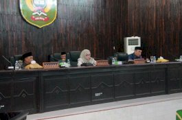 Pemkot Palopo Serahkan Ranperda Pertanggungjawaban APBD Kota Palopo 2018