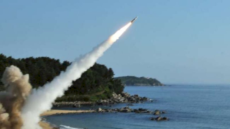 Ilustrasi peluncuran rudal antarbenua.