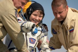 Astronot Rusia, AS dan Kanada Kembali Dengan Aman ke Bumi