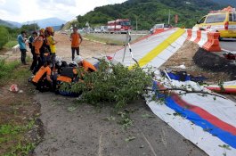 Pesawat Pelayang Bertabrakan di Udara, Seorang Pria Tewas