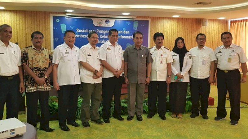 Kepala Dinas Kominfo SP Bantaeng, Syahrul Bayan (paling kanan).