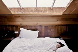 Manfaat dan Potensi Bahaya Menggunakan Selimut Berbobot