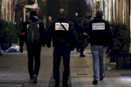 Keluar dari Masjid, Imam dan Jemaah Ditembak di Prancis