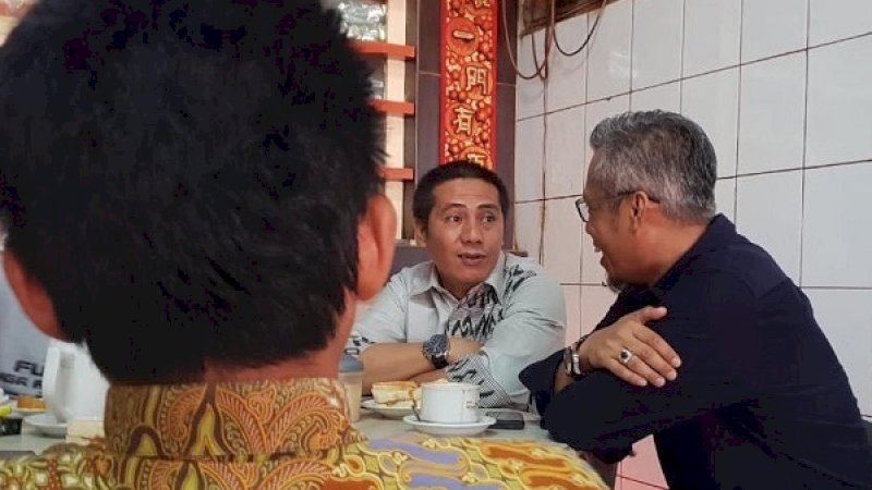 Ije (kanan) bersama Deng Ical dalam sebuah kesempatan.