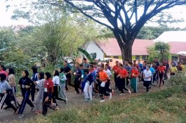 Pantau Latihan Calon Paskibraka, Kepala Disporapar Parepare Ikut Lari Keliling Lapangan