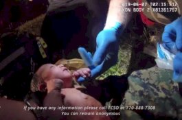 Bayi Ajaib Ditemukan Dalam Kantong Plastik, Orang-orang Antre untuk Adopsi