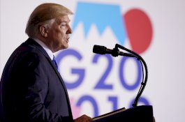 Donald Trump 'Longgarkan' Aturan Dagang dengan Huawei