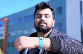 Mulai dari Memanas Hingga Meremas, Gelang Ini Bisa Baca Suasana Hati Orang