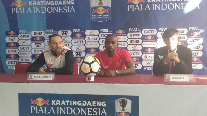 Pelatih Madura United Ungkap Kebahagiaannya Tantang PSM di Semifinal Piala Indonesia