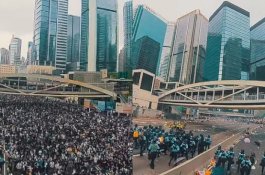 Tampilkan Cuplikan Bentrok, Begini Rekaman Drone dalam Demo Besar-besaran di China