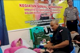 Ratusan Polisi di Sigi Donorkan Darahnya untuk Para Penyintas