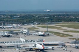 Penduduk London Dikejutkan Dengan Mayat Jatuh Dari Pesawat