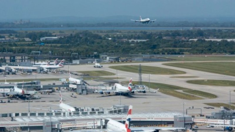 Mayat itu ditemukan di Clapham, saat ia mendekati Bandara Heathrow