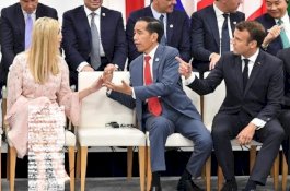 Luhut: Istri Donald Trump Ketawa-Ketawa saat Berbincang dengan Jokowi