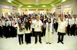 Istri Gubernur Sulsel Bersama ASN BPSDM Kampanye Bahaya Plastik